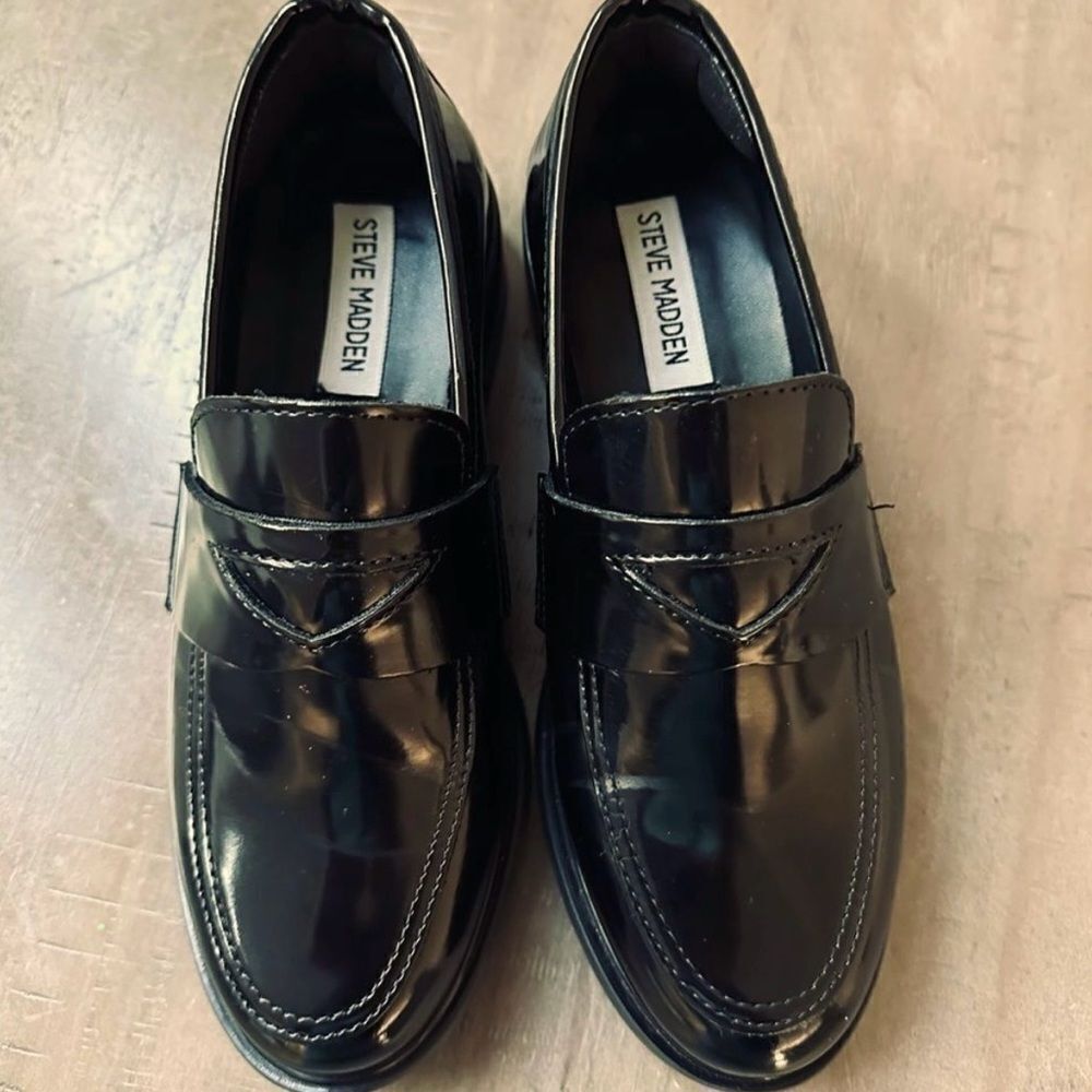 Steve Madden chunky, black patten loafers. - Picture 3 of 7